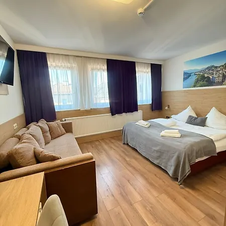 ホテル フォーゲルヴァイダーホフ 3*